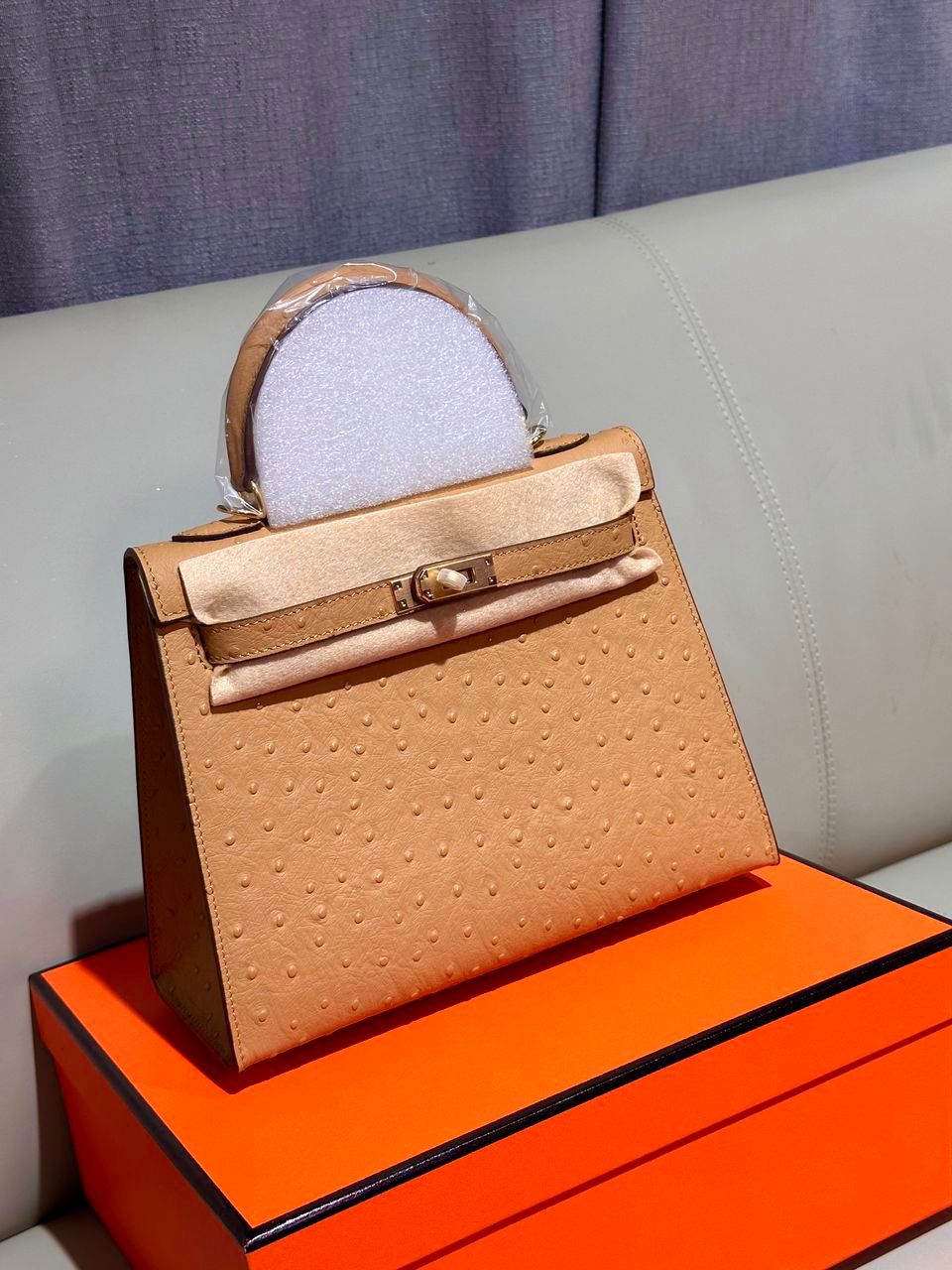 Herm?s Kelly Sellier 25 bag in Chai ostrich leather with gold-tone hardware. image 1