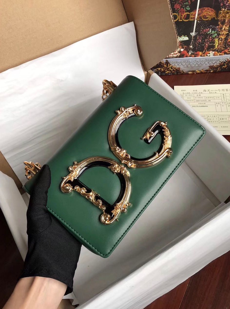 Dolce & Gabbana DG Girls Nappa leather shoulder bag in green with a gold-tone logo plaque and chain strap. image 1