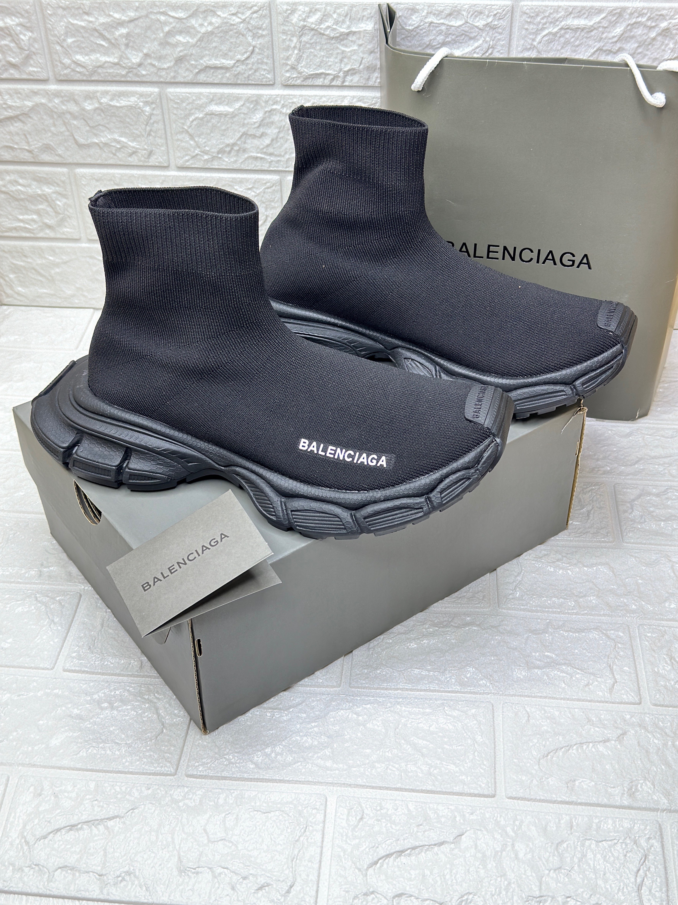 Balenciaga Speed 2.0 technical knit sneakers in black. image 1