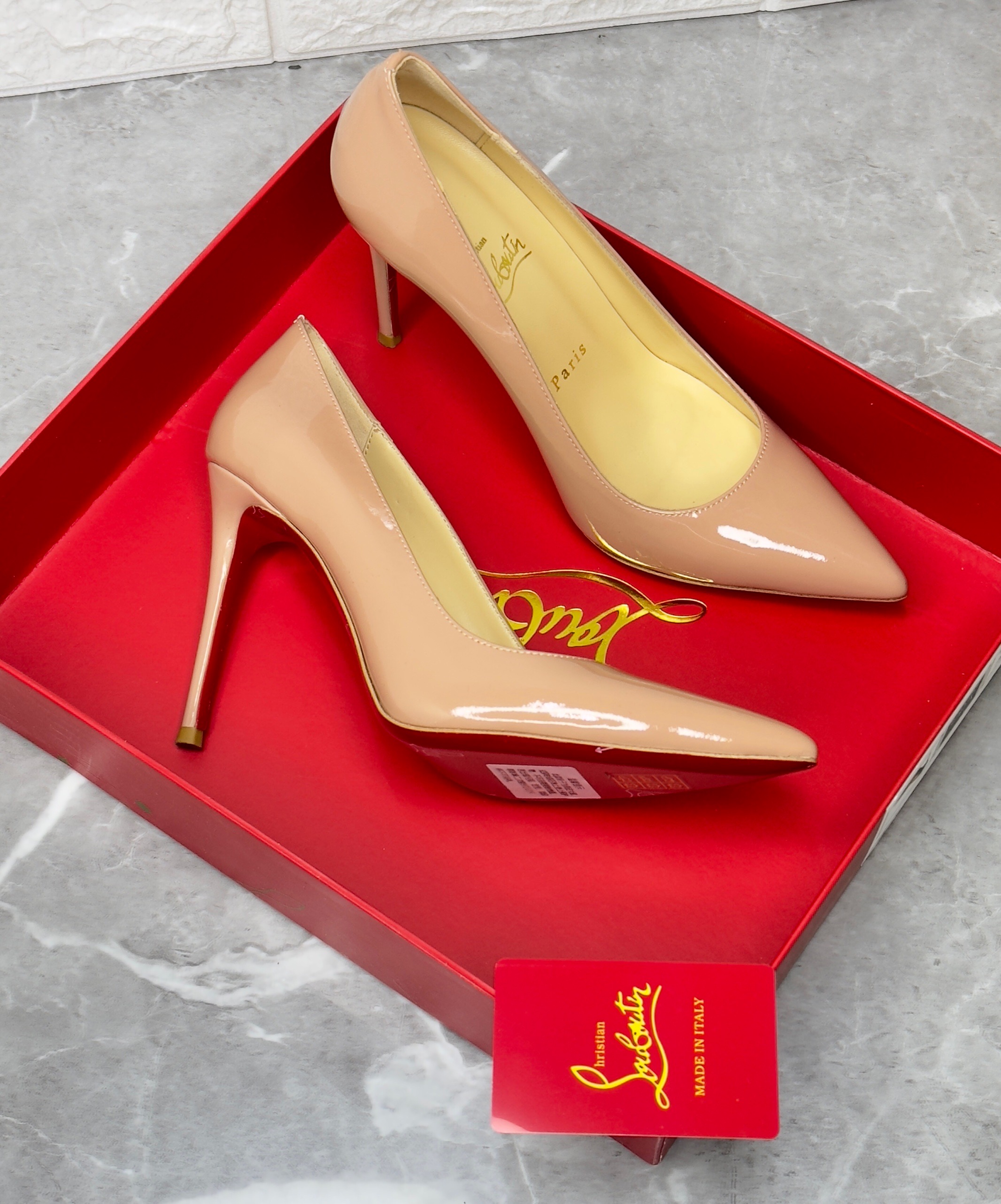 Christian Louboutin Kate 100 mm pump in beige patent leather. image 1