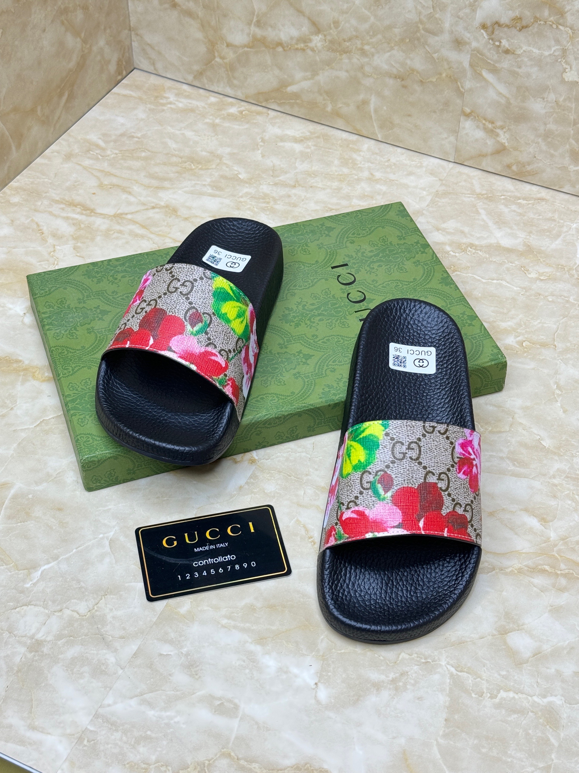 Gucci Blooms Supreme floral slide sandals image 1