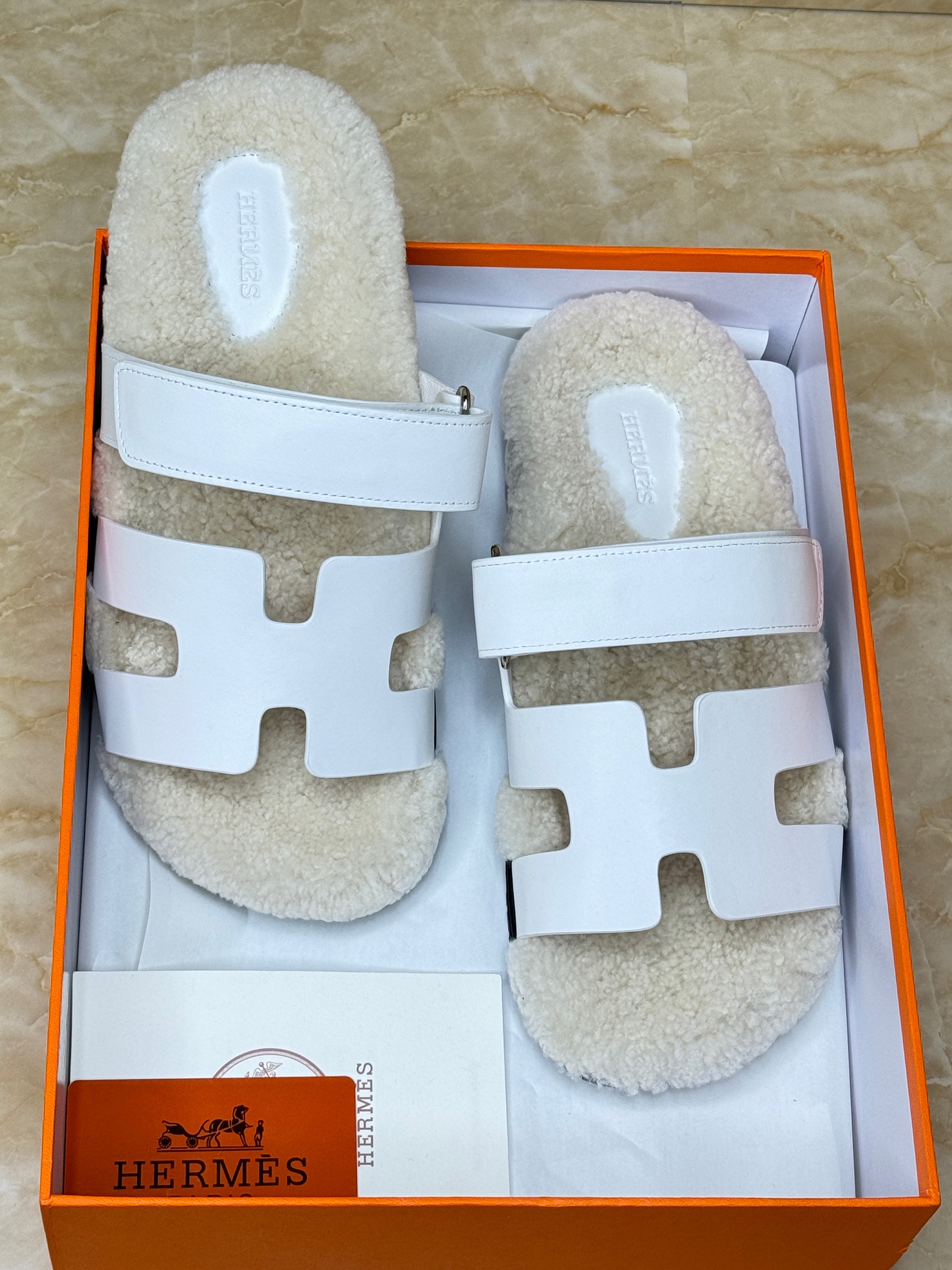 Herm?s Chypre sandals with shearling. image 1