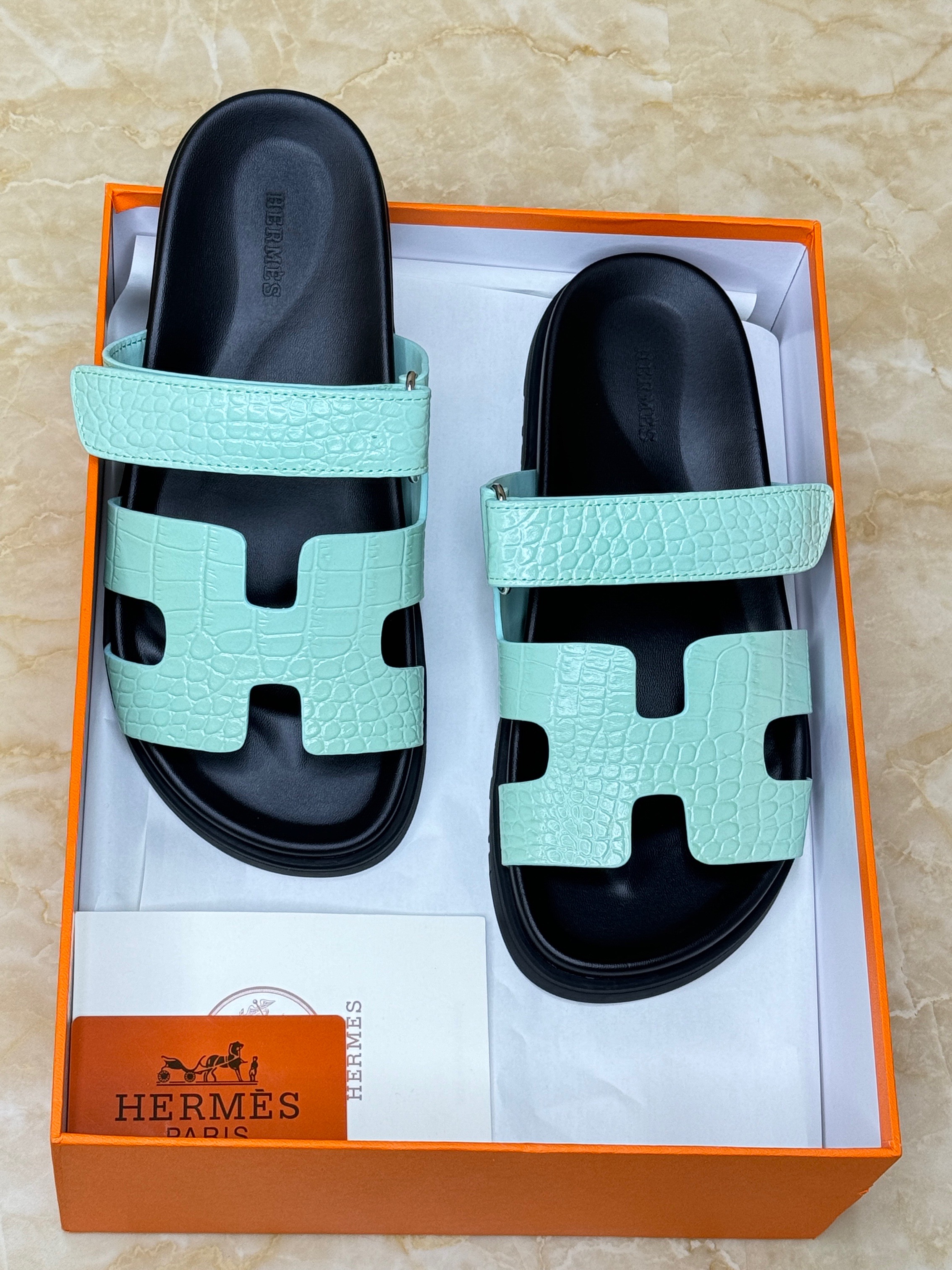 Herm?s Chypre sandals in Vert D'Eau matte alligator or crocodile leather. image 1