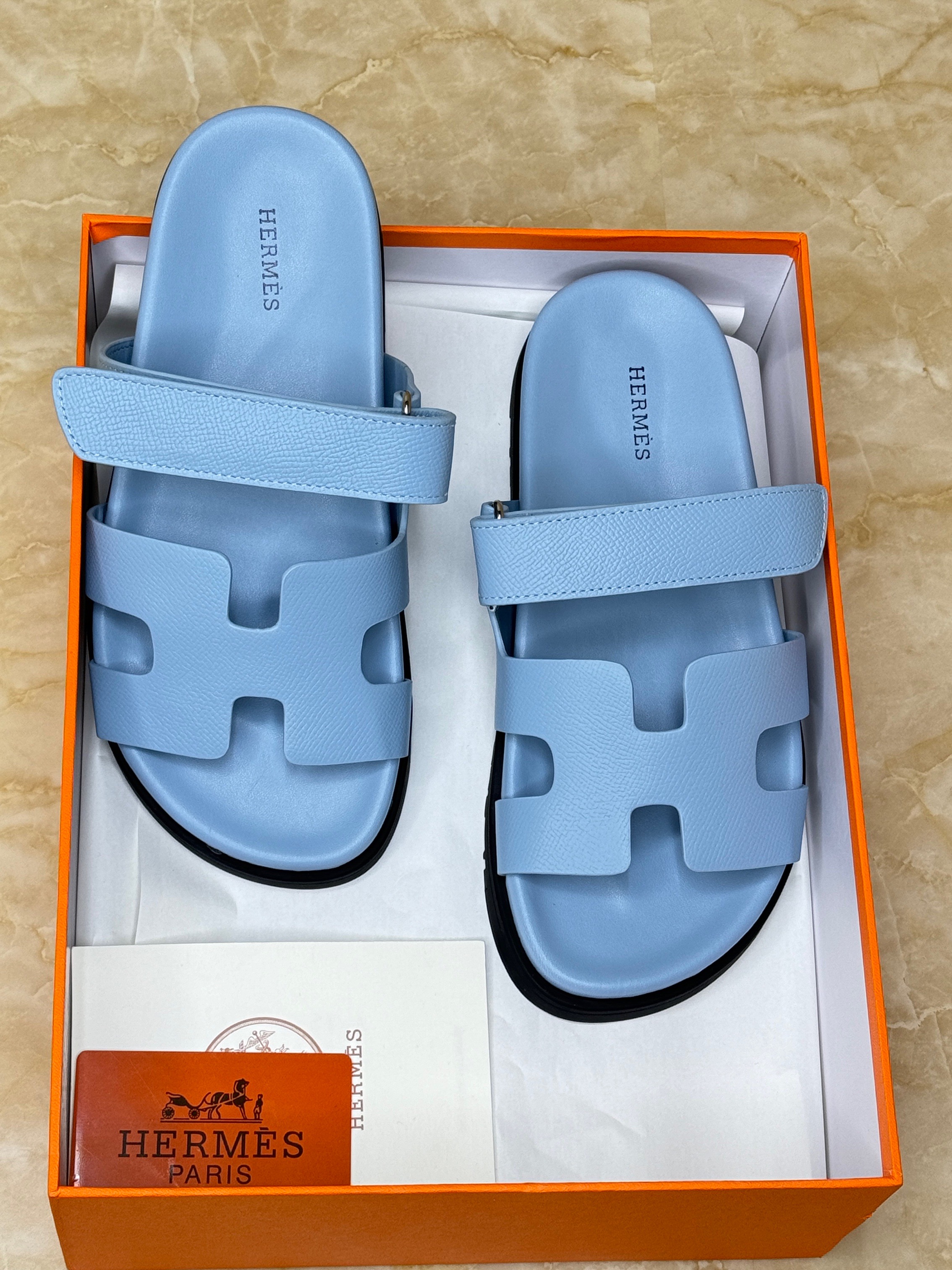 Herm?s Chypre sandals in blue calfskin with an adjustable strap and anatomical rubber sole. image 1