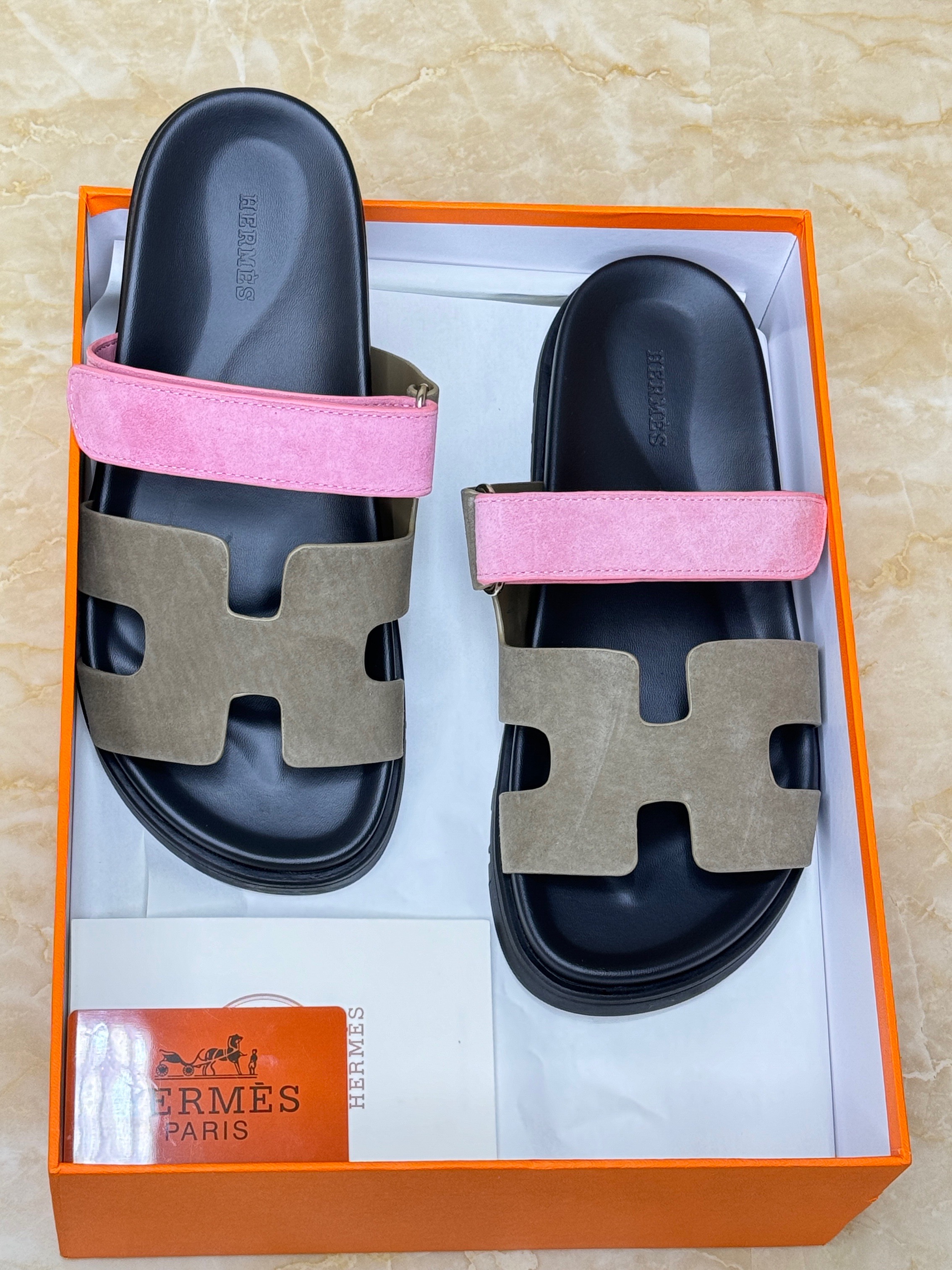 Herm?s Chypre sandals in Vert Toundra and pink suede goatskin. image 1