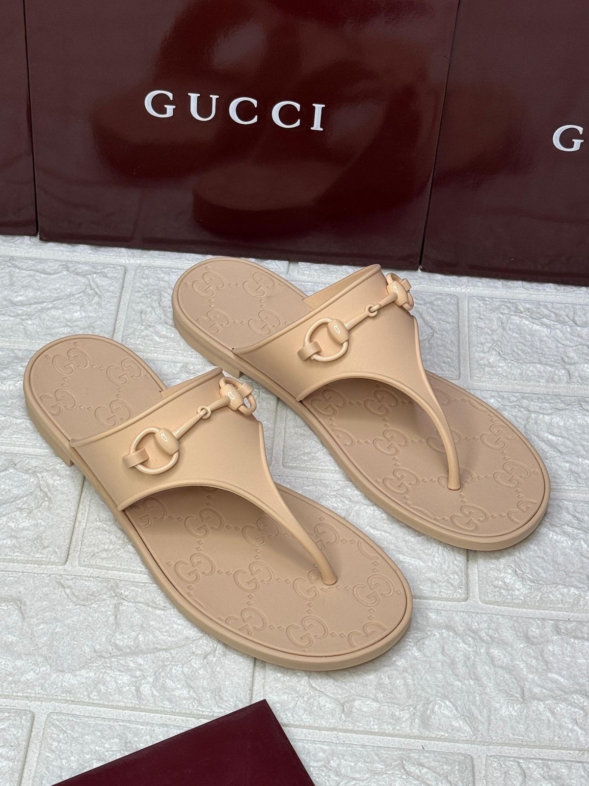 Gucci Minorca rubber horsebit thong sandals. image 1